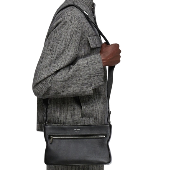 Ferragamo Star-shaped crossbody bag pouch - Picture 14 of 14